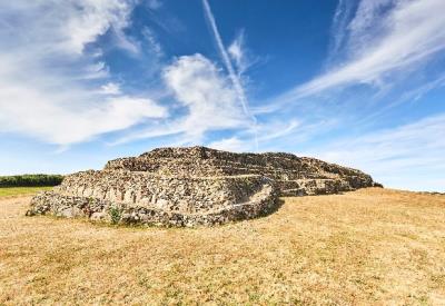18PLGSNOU-Cairn-Barnenez-600px--ALamoureux-MG-3246