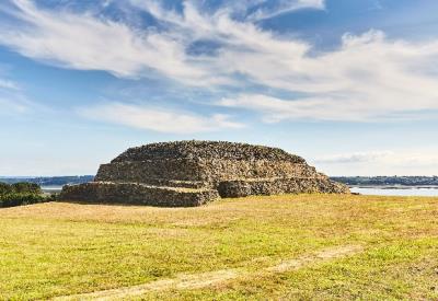 18PLGSNOU-Cairn-Barnenez-600px--ALamoureux-MG-3260-4