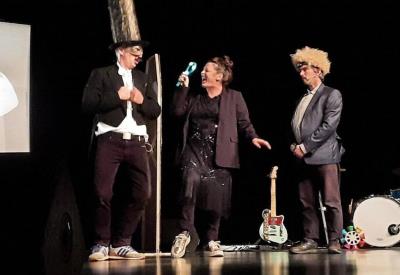 25-01 MYSTERE ET BOULE DE GOMME