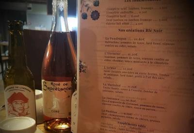 lagrandevallée_creperie_Tréhorenteuc_DestinationBroceliande