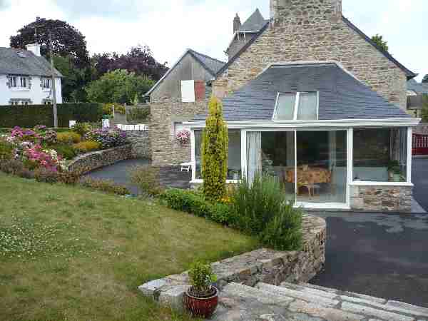 Visuel non libre de droit - René Guézou