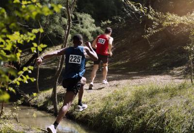 Cross_differentes-personnes-participant-a-un-cross_