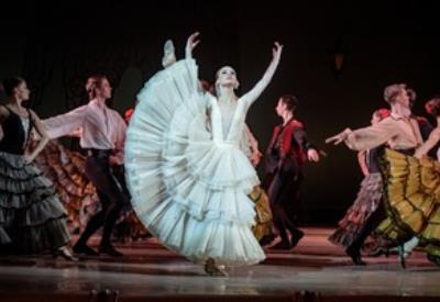 Grand Ballet de Kiev Le Bolero © NP Spectacles (10)