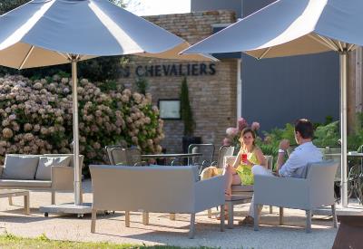 Restaurant - Les Chevaliers - terrasse - Ploërmel - Brocéliande - Bretagne