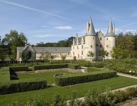 Le Bois Orcan : château des XIVe et Xve siècles, Jardin médiéval et L'Athanor, Musée et Parc de sculpture d'Etienne Martin