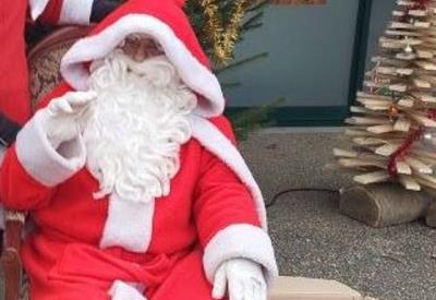 Père Noel St Germain en Coglès