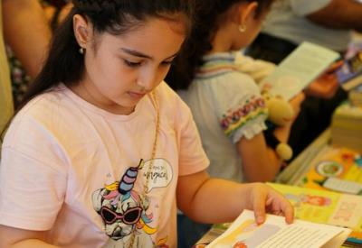 Salon livres enfants - pexels-tahir-x-lf-2153788153-33719370