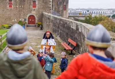 VISTE CONTEE - PRINCESSES ET CHEVALIERS