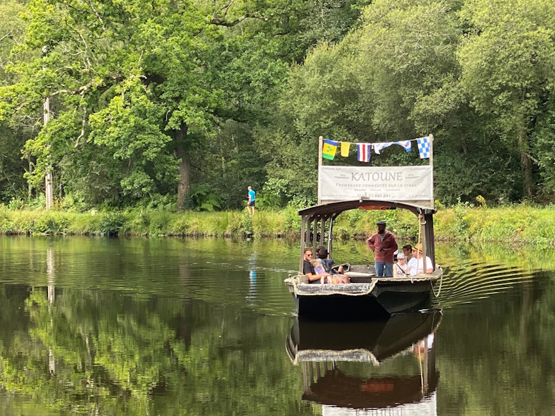 Katoune, balade en toue