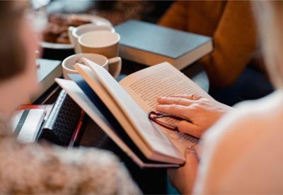 lecture ©Solstock de Getty Images signature