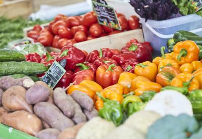 marche-legumes-trinite-sur-mer_1656x1104