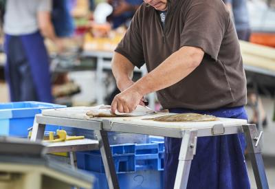 marche-poissonnier-trinite-sur-mer_1656x1103