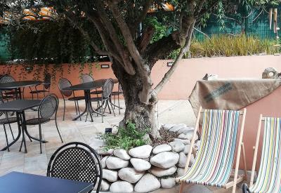 restaurant végétarien - terrasse - les papilles au vert - Ploërmel