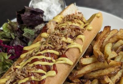 pig's ear pub - micro-brasserie - hot dog maison - ploërmel